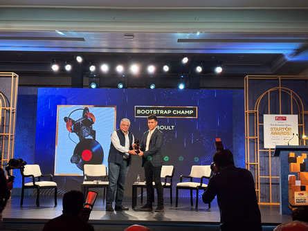 ET Startup Awards: ET Startup Awards 2024: Lenskart CEO Peyush Bansal ...