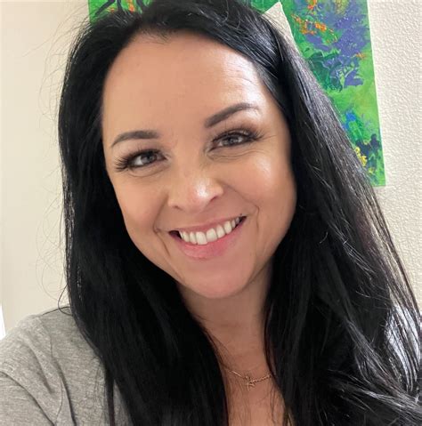 Amanda Thickk: A Mother And Model Who Shines - Top Celebrities