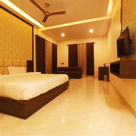 THE GRAND SHUKRANA (Deguwan) - Lodge Reviews, Photos, Rate Comparison ...