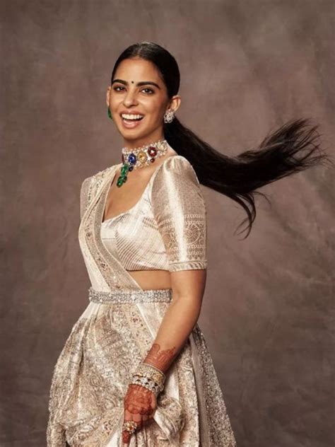 Isha Ambani's breathtaking looks that are perfect for Diwali season ...