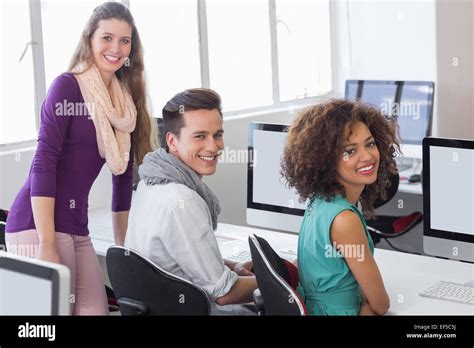 Students in Computer Room 的图像结果