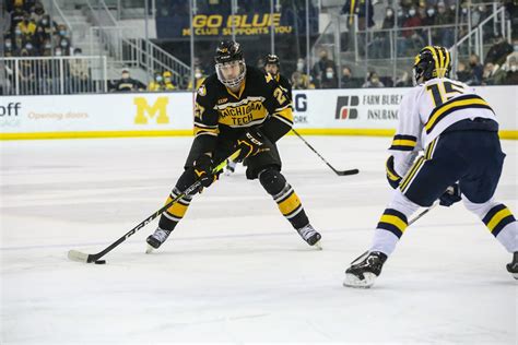 Brett Thorne - 2022-23 Michigan Tech Huskies Men's Ice Hockey - CCHA