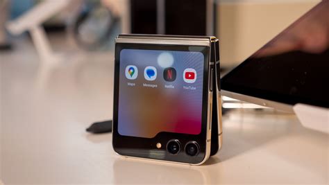 Flip Android Phone 的图像结果