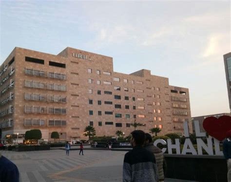 Elante Mall Chandigarh - the Biggest Mall in Chandigarh