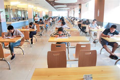 扬州泰州机场2014年班组长考试圆满结束-扬州泰州国际机场