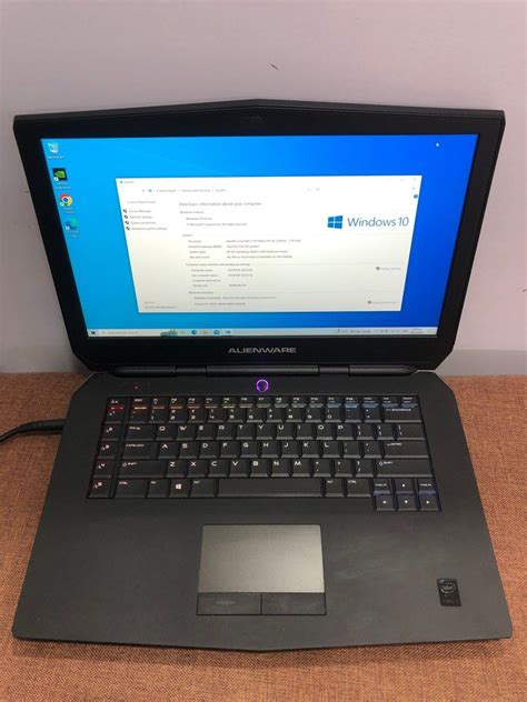 Alienware 15 Laptop 的图像结果