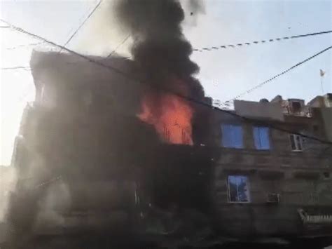 Fire breaks out in Bhind clothes godown