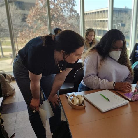 Basic Language Program (101-104) | French and Francophone Studies | University of Illinois Chicago