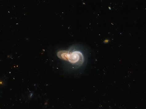 Overlapping Galaxies Seen In New Hubble Photo Are Actually An Optical ...