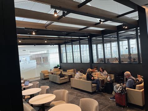 The new United Club Lounge in Terminal A at Newark EWR - Points Miles ...