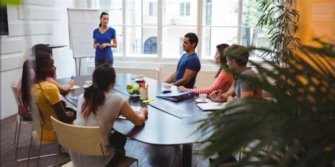 Miscommunication At Work: 8 Common Reasons And How To Fix Them