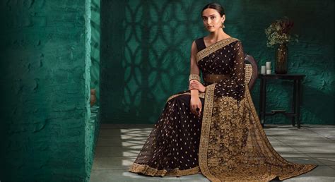 7 Amazing Saree Design Patterns to Pick This Wedding Season!