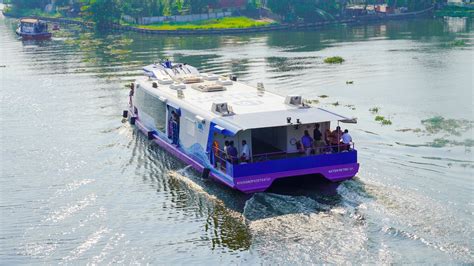 Kerala CM, ministers travel on Water Metro as part of Nava Kerala Sadas ...