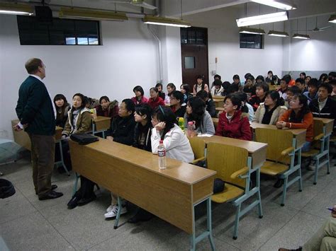南京大学外国语学院 - 快懂百科