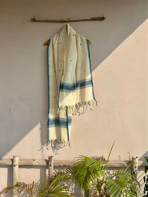 Jamdani Off-White Ponduru Khadi Stole – TERRAPRET