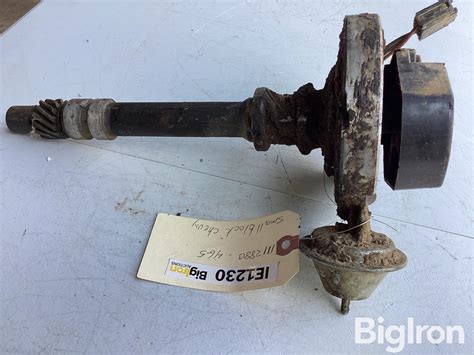 Small Block Chevy Distributor Install 的图像结果