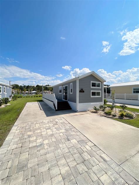 Cabin 23: Lake House | Island Oaks RV Resort