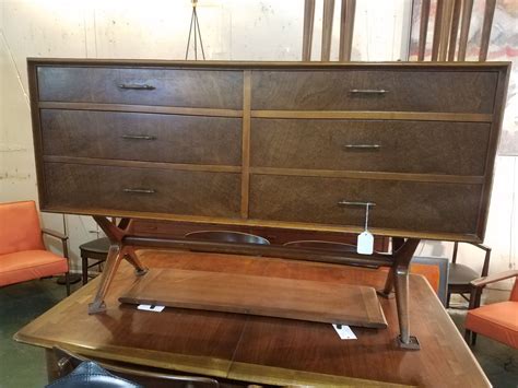 Home Page - The Yellow Garage