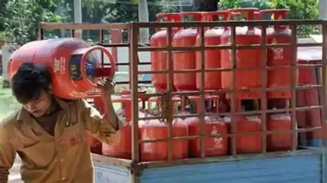 Big blow to common man! LPG cylinder prices increased by Rs 25.50 ...