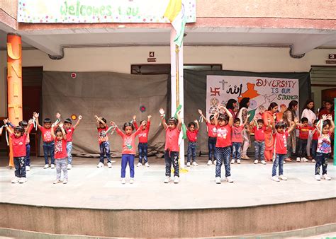 St Giri Public School, Sarita Vihar, New Delhi