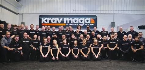 Pilot Parachuting 的图像结果