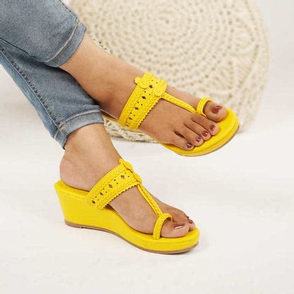 Haiku Wedges Rang Yellow – The Madras Trunk
