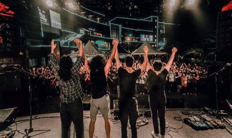 The Local Train Band Poster 的图像结果