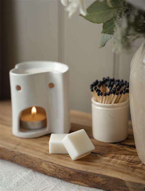 Home Fragrance Guides & Candle Care Tips | The Refillable Candle Company