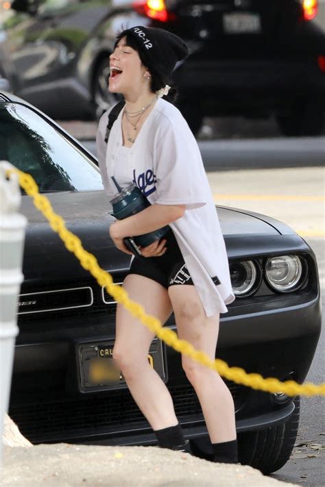 Billie Eilish Tours on Twitter: "Billie out and about in Los Angeles ...