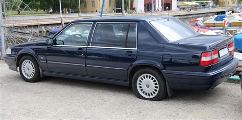 File:1995 Volvo 960 Executive rear.jpg - Wikimedia Commons