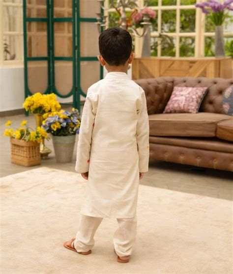 Off-White Mul Kurta Set – FayonKids