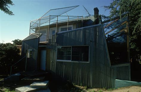 This Is Architecture? Trying to Understand Frank Gehry