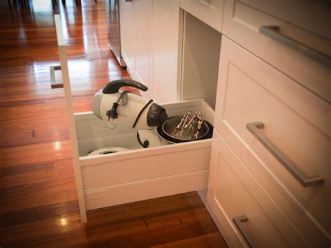 10 Amazing Kitchen Drawer Designs
