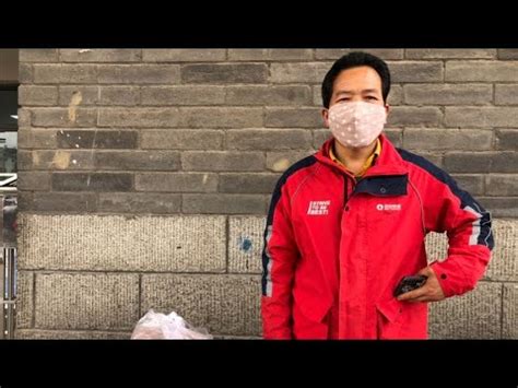 武功男子去南昌打工带着麻花，管吃住月挣5千多，听听干啥工作 - YouTube
