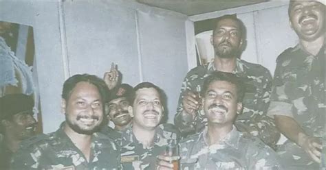 this-bollywood-star-quit-films-at-his-peak-to-fight-in-kargil-war-lost ...