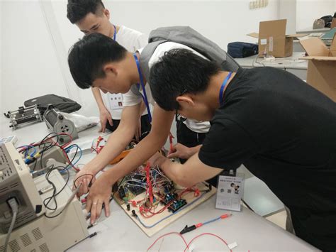 我校在第十七届中国研究生电子设计竞赛全国总决赛中再获佳绩