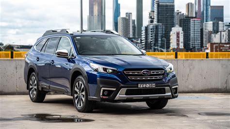 Geely EX5 vs Subaru Outback Comparison | CarExpert