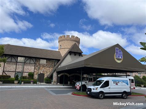 Disneyland Anaheim Majestic Garden Hotel Review