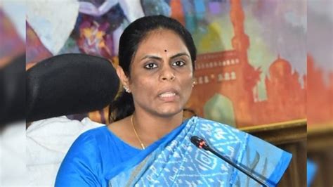 Alagu Varshini Controversy: విద్యార్థులే బాత్‌రూమ్స్ క్లీన్ చేయాలన్న ...