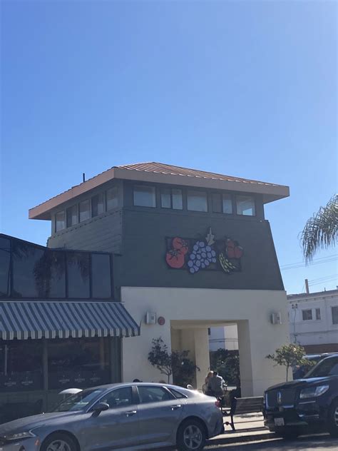 BONEY'S BAYSIDE MARKET - Coronado CA - Hours, Directions, Reviews ...