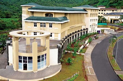 Learn the fine art of hospitality | Condé Nast Traveller India