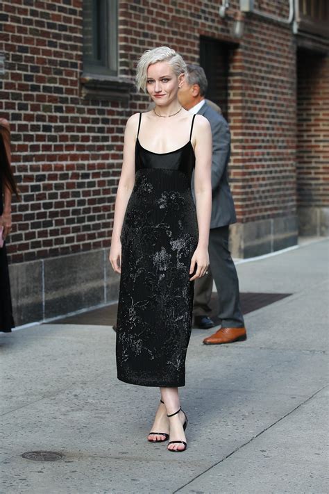 Julia Garner's feet