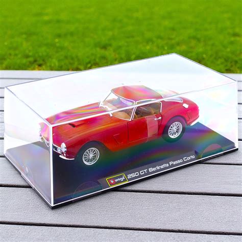 Bburago Ferrari 250 GT Berlinetta Passo Corto 1:24 Scale Red Die-Cast ...