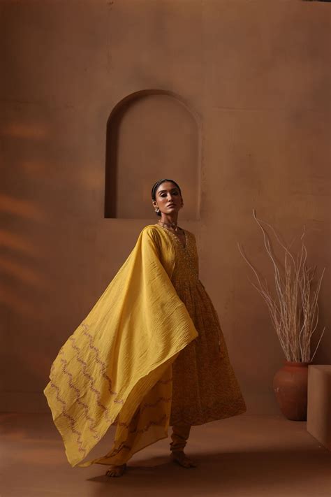 Gunjan Printed Angrakha Set - Yellow – Beige India