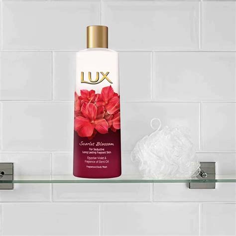 Buy LUX SCARLET BLOSSOM BODY WASH WITH EGYPTIAN VIOLET AND ELEMI OIL ...