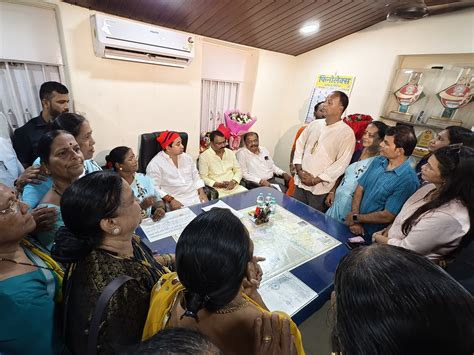 Maharashtra Minister Nitesh Rane Assures Versova Fishermen Of Jetty ...