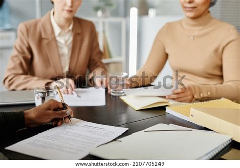 Interview Scene 的图像结果