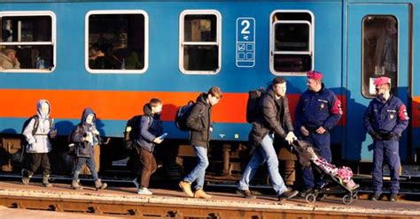 12 out of 16 German federal states plan to suspend the reception of ...