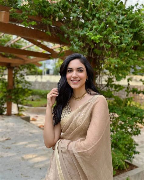 Ritu Varma : చీరకట్టులో క్యూట్ గా రీతూ వర్మ.. | Actress ritu varma cute ...