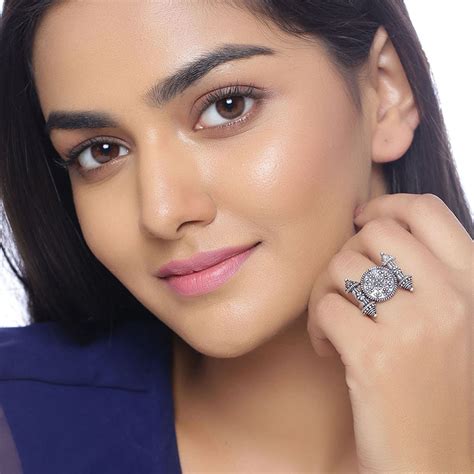 Nayantara Circle and Scrolls Statement Ring – VOYLLA